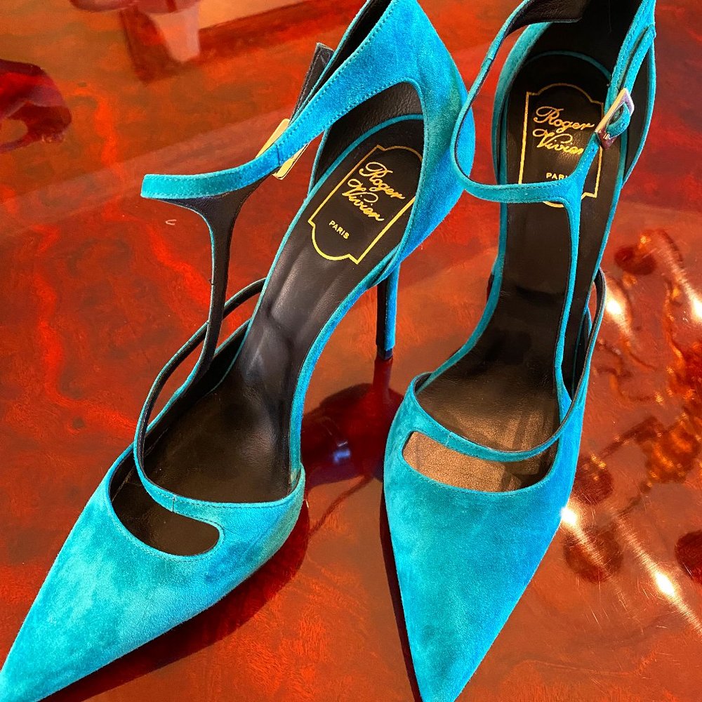 Roger Vivier Turquoise Suede Strappy Heels 41 (fits like a 10 or 10.5)